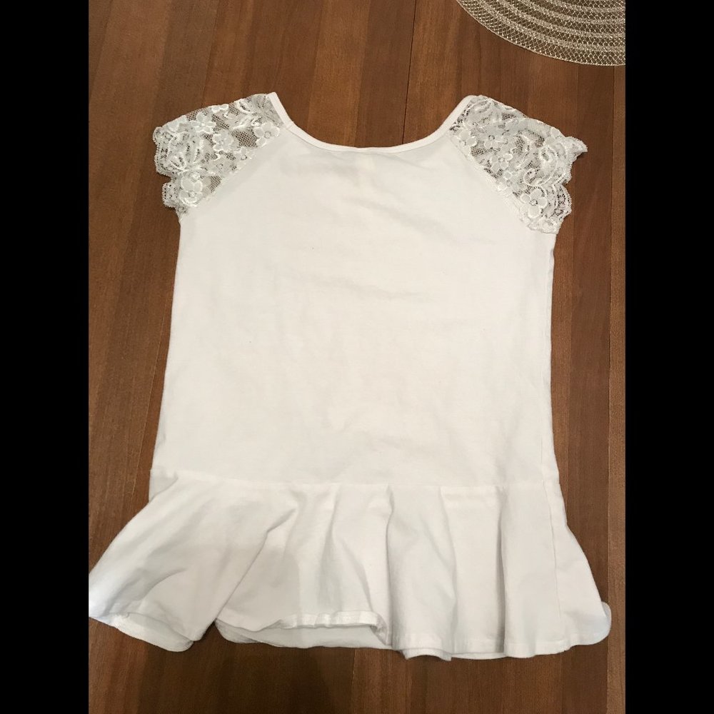 White ruffle lace top. Size large.